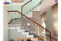 CẦU THANG KÍNH 