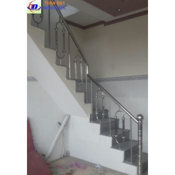 CẦU THANG INOX 