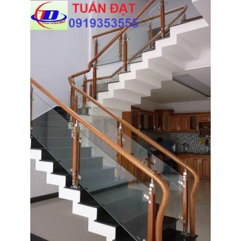 CẦU THANG KÍNH 2
