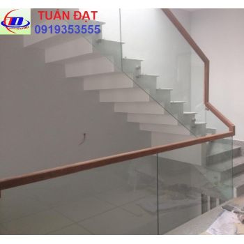 CẦU THANG KÍNH PA ĐƠ